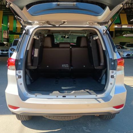 TOYOTA Hilux SW4 2.7 16V 4P FLEX SRV 7 LUGARES AUTOM�TICO, Foto 19