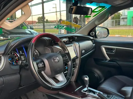 TOYOTA Hilux SW4 2.7 16V 4P FLEX SRV 7 LUGARES AUTOM�TICO, Foto 16