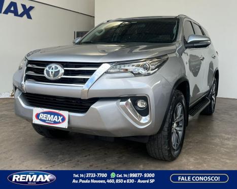 TOYOTA Hilux SW4 2.8 16V 4P SRX 4X4 7 LUGARES TURBO DIESEL AUTOMTICO, Foto 1