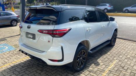 TOYOTA Hilux SW4 2.8 16V 4P GR-S 7 LUGARES 4X4 TURBO DIESEL AUTOMTICO, Foto 4