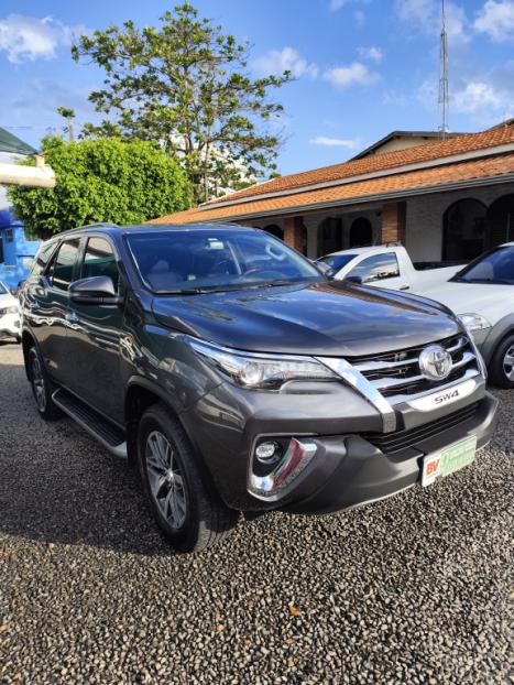 TOYOTA Hilux SW4 2.8 16V 4P SRX 4X4 7 LUGARES TURBO DIESEL AUTOMTICO, Foto 1