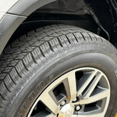 TOYOTA Hilux SW4 2.8 4P SRX 4X4 DIAMOND 7 LUGARES TURBO DIESEL AUTOMTICO, Foto 6