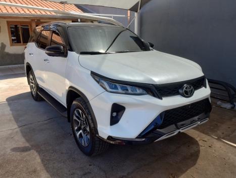 TOYOTA Hilux SW4 2.8 4P SRX 4X4 DIAMOND 7 LUGARES TURBO DIESEL AUTOMTICO, Foto 1