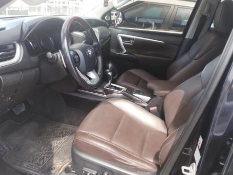 TOYOTA Hilux SW4 2.8 16V 4P SRX 4X4 7 LUGARES TURBO DIESEL AUTOMTICO, Foto 7