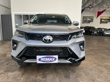 TOYOTA Hilux SW4 2.8 16V 4P SRX 4X4 7 LUGARES TURBO DIESEL AUTOM�TICO, Foto 2