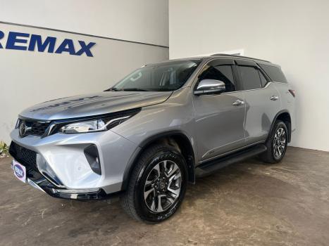 TOYOTA Hilux SW4 2.8 16V 4P SRX 4X4 7 LUGARES TURBO DIESEL AUTOM�TICO, Foto 4