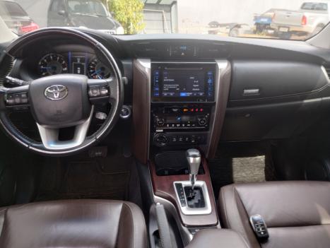 TOYOTA Hilux SW4 2.8 16V 4P SRX 4X4 7 LUGARES TURBO DIESEL AUTOM�TICO, Foto 7