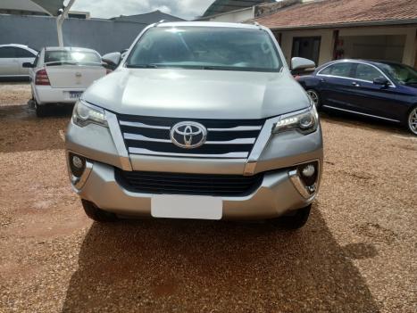 TOYOTA Hilux SW4 2.8 16V 4P SRX 4X4 7 LUGARES TURBO DIESEL AUTOM�TICO, Foto 2