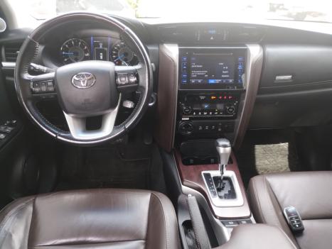 TOYOTA Hilux SW4 2.8 16V 4P SRX 4X4 7 LUGARES TURBO DIESEL AUTOM�TICO, Foto 8