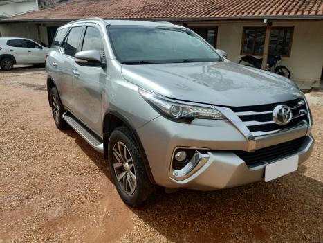 TOYOTA Hilux SW4 2.8 16V 4P SRX 4X4 7 LUGARES TURBO DIESEL AUTOM�TICO, Foto 3