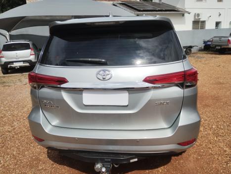 TOYOTA Hilux SW4 2.8 16V 4P SRX 4X4 7 LUGARES TURBO DIESEL AUTOM�TICO, Foto 5