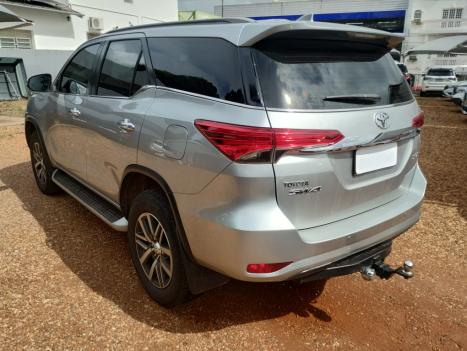 TOYOTA Hilux SW4 2.8 16V 4P SRX 4X4 7 LUGARES TURBO DIESEL AUTOM�TICO, Foto 6