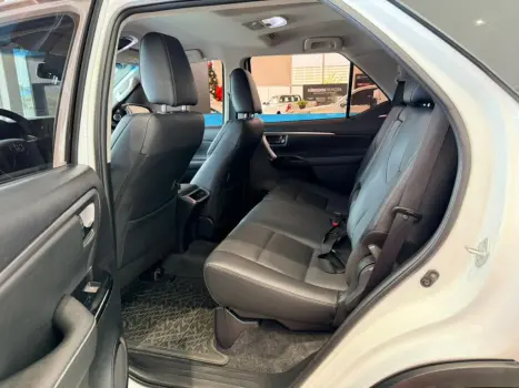 TOYOTA Hilux SW4 2.8 16V 4P SRX 4X4 7 LUGARES TURBO DIESEL AUTOM�TICO, Foto 10