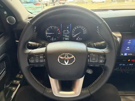 TOYOTA Hilux SW4 2.8 16V 4P SRX 4X4 7 LUGARES TURBO DIESEL AUTOM�TICO, Foto 14