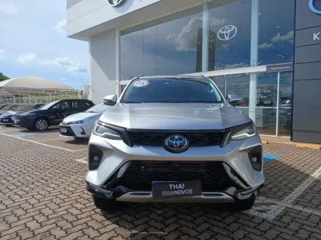 TOYOTA Hilux SW4 2.8 16V 4P SRX PLATINUM 4X4 7 LUGARES TURBO DIESEL AUTOM�TICO, Foto 2