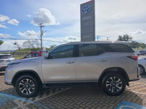 TOYOTA Hilux SW4 2.8 16V 4P SRX PLATINUM 4X4 7 LUGARES TURBO DIESEL AUTOM�TICO, Foto 8