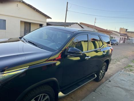 TOYOTA Hilux SW4 2.8 16V 4P SRX 4X4 7 LUGARES TURBO DIESEL AUTOM�TICO, Foto 2