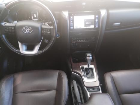 TOYOTA Hilux SW4 2.8 16V 4P SRX 4X4 7 LUGARES TURBO DIESEL AUTOM�TICO, Foto 5