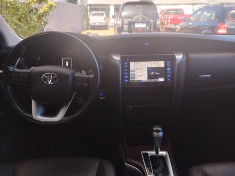 TOYOTA Hilux SW4 2.8 16V 4P SRX 4X4 7 LUGARES TURBO DIESEL AUTOM�TICO, Foto 6