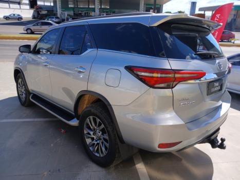 TOYOTA Hilux SW4 2.8 16V 4P SRX 4X4 7 LUGARES TURBO DIESEL AUTOM�TICO, Foto 5