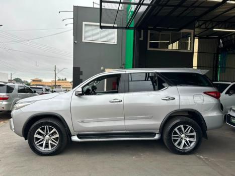 TOYOTA Hilux SW4 2.8 16V 4P SRX 4X4 7 LUGARES TURBO DIESEL AUTOM�TICO, Foto 5