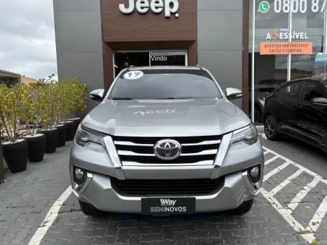 TOYOTA Hilux SW4 2.8 4P SRX 4X4 TURBO DIESEL AUTOM�TICO, Foto 2