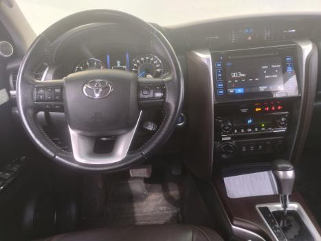 TOYOTA Hilux SW4 2.8 16V 4P SRX 4X4 7 LUGARES TURBO DIESEL AUTOM�TICO, Foto 6