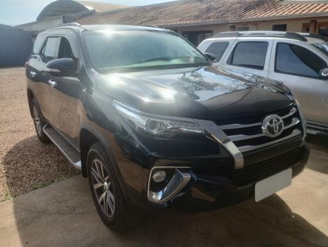TOYOTA Hilux SW4 2.8 16V 4P SRX 4X4 7 LUGARES TURBO DIESEL AUTOM�TICO, Foto 4
