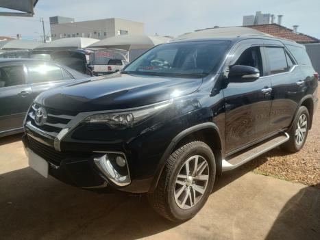 TOYOTA Hilux SW4 2.8 16V 4P SRX 4X4 7 LUGARES TURBO DIESEL AUTOM�TICO, Foto 1