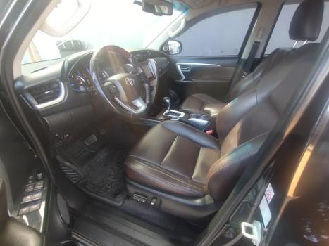 TOYOTA Hilux SW4 2.8 16V 4P SRX 4X4 7 LUGARES TURBO DIESEL AUTOM�TICO, Foto 5