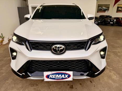 TOYOTA Hilux SW4 2.8 4P SRX 4X4 TURBO DIESEL AUTOM�TICO, Foto 2
