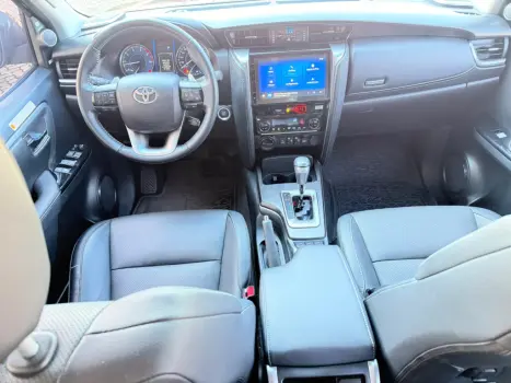 TOYOTA Hilux SW4 2.8 16V 4P SRX PLATINUM 4X4 7 LUGARES TURBO DIESEL AUTOM�TICO, Foto 10