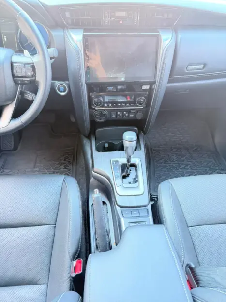 TOYOTA Hilux SW4 2.8 16V 4P SRX PLATINUM 4X4 7 LUGARES TURBO DIESEL AUTOM�TICO, Foto 11