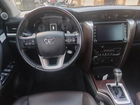 TOYOTA Hilux SW4 2.8 16V 4P SRX 4X4 7 LUGARES TURBO DIESEL AUTOMÁTICO, Foto 6