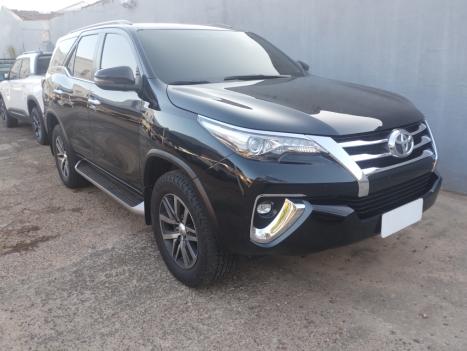 TOYOTA Hilux SW4 2.8 16V 4P SRX 4X4 7 LUGARES TURBO DIESEL AUTOMÁTICO, Foto 1