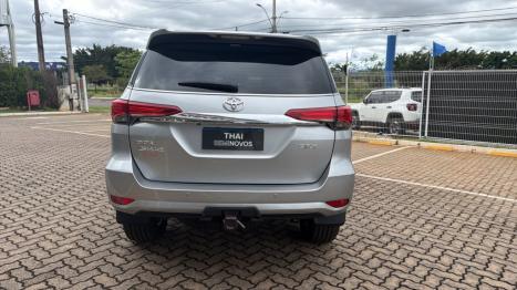 TOYOTA Hilux SW4 2.8 16V 4P SRX 4X4 7 LUGARES TURBO DIESEL AUTOMÁTICO, Foto 6
