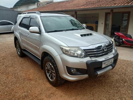 TOYOTA Hilux SW4 3.0 16V 4P SRV 4X4 7 LUGARES TURBO DIESEL AUTOMTICO, Foto 2