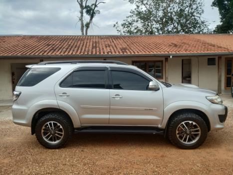 TOYOTA Hilux SW4 3.0 16V 4P SRV 4X4 7 LUGARES TURBO DIESEL AUTOMTICO, Foto 3
