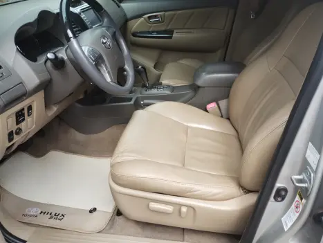 TOYOTA Hilux SW4 3.0 16V 4P SRV 4X4 7 LUGARES TURBO DIESEL AUTOMTICO, Foto 9