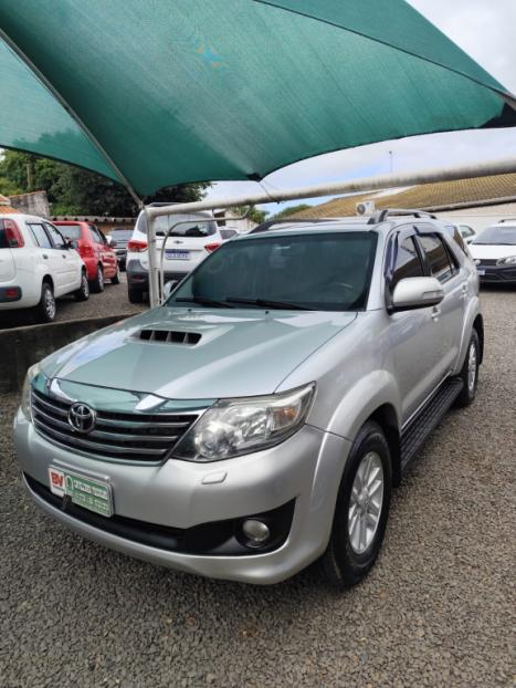 TOYOTA Hilux SW4 3.0 16V 4P SRV 4X4 7 LUGARES TURBO DIESEL AUTOM�TICO, Foto 1
