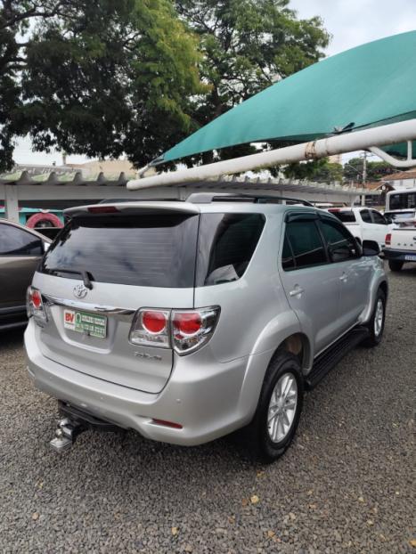 TOYOTA Hilux SW4 3.0 16V 4P SRV 4X4 7 LUGARES TURBO DIESEL AUTOM�TICO, Foto 7