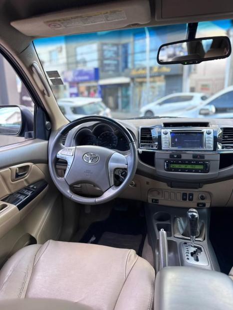 TOYOTA Hilux SW4 3.0 16V 4P SRV 4X4 7 LUGARES TURBO DIESEL AUTOM�TICO, Foto 6