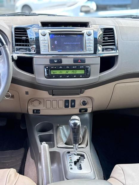 TOYOTA Hilux SW4 3.0 16V 4P SRV 4X4 7 LUGARES TURBO DIESEL AUTOM�TICO, Foto 7