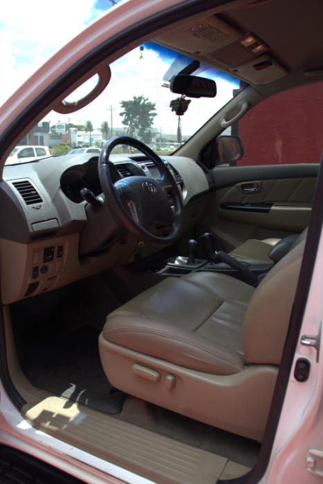 TOYOTA Hilux SW4 3.0 V6 12V 4P SRV 4X4 TURBO DIESEL AUTOM�TICO, Foto 10