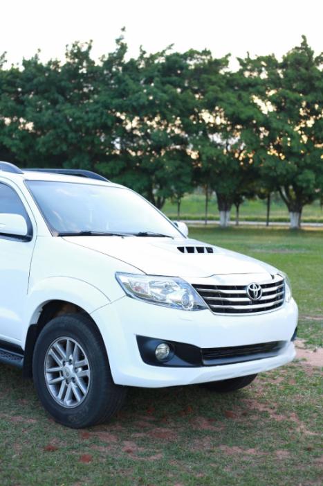TOYOTA Hilux SW4 3.0 V6 12V 4P SRV 4X4 TURBO DIESEL AUTOM�TICO, Foto 1
