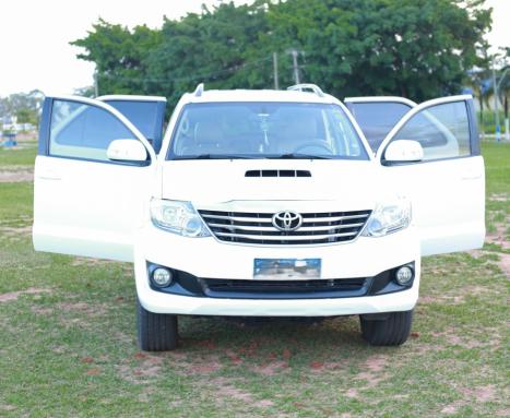 TOYOTA Hilux SW4 3.0 V6 12V 4P SRV 4X4 TURBO DIESEL AUTOM�TICO, Foto 10