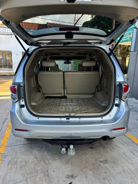 TOYOTA Hilux SW4 3.0 16V 4P SRV 4X4 TURBO DIESEL AUTOM�TICO, Foto 4