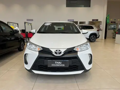 TOYOTA Yaris Hatch 1.5 16V 4P FLEX XL MULTIDRIVE AUTOM�TICO CVT, Foto 2