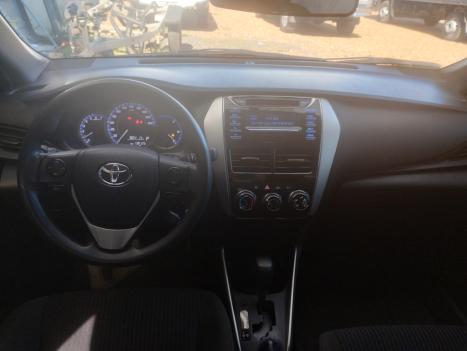 TOYOTA Yaris Hatch 1.3 16V 4P FLEX XL MULTIDRIVE AUTOM�TICO CVT, Foto 4