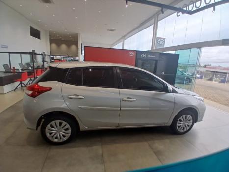 TOYOTA Yaris Hatch 1.5 16V 4P FLEX XL MULTIDRIVE AUTOM�TICO CVT, Foto 4